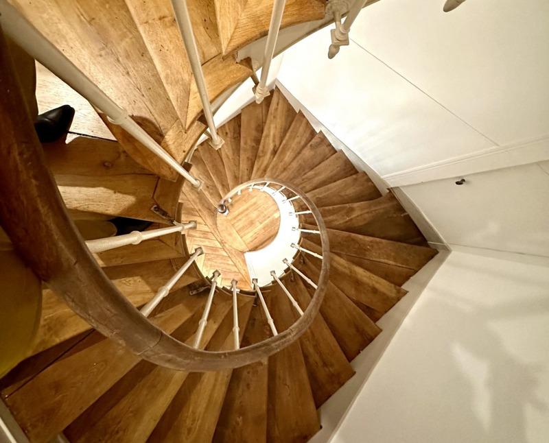 Maison - 330 m² - 10 pièces