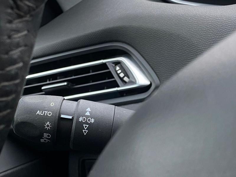 Peugeot 308 1.5hdi 130cv Affaire Premium Pack Carplay Radars Ar/Clim/Feux Auto 8250 Ht