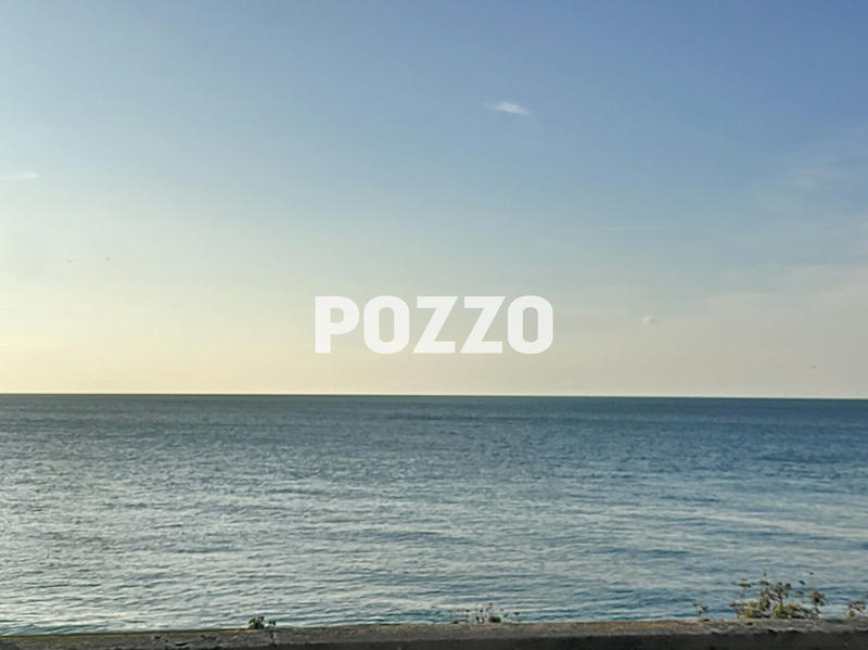 Maison - 239 m² - 9 pièces