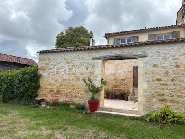 Maison en pierre - 235 m² - 8 pièces