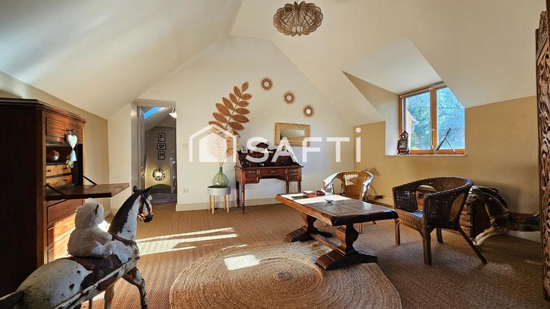 Maison - 227 m² - 8 pièces