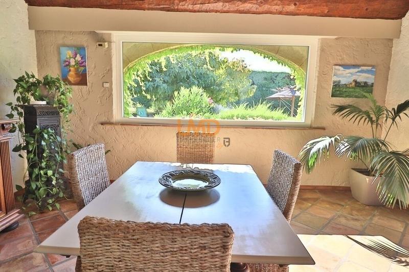 Propriété - 306 m² - 10 pièces