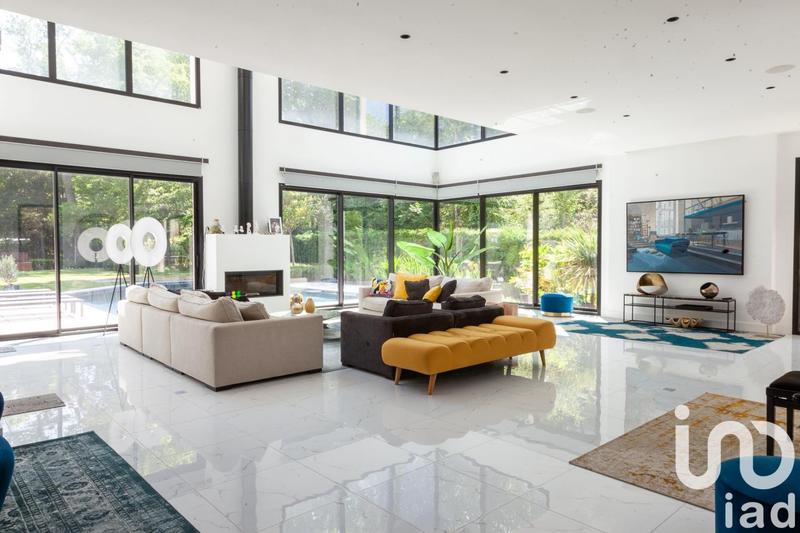 Maison de maîtres - 695 m² - 16 pièces