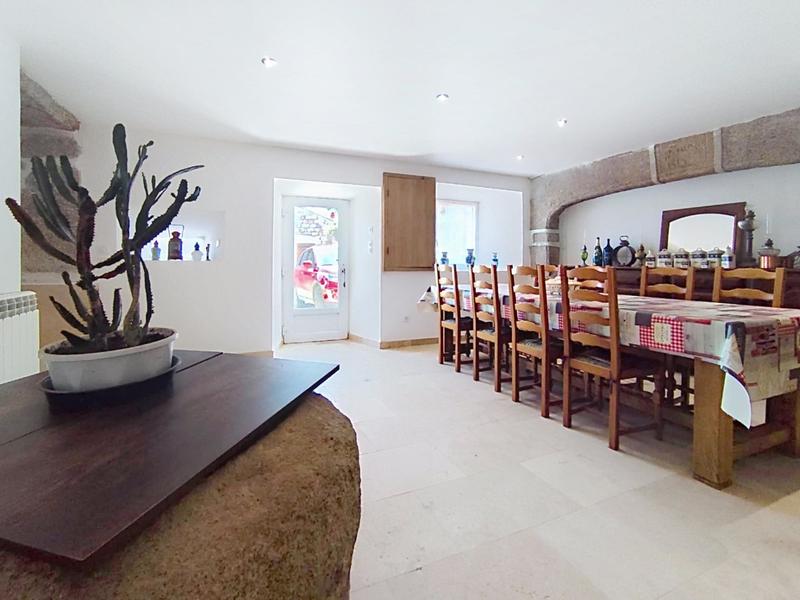 Maison - 259 m² - 12 pièces