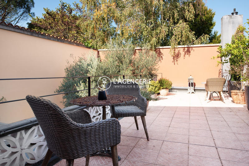 Maison - 275 m² - 8 pièces