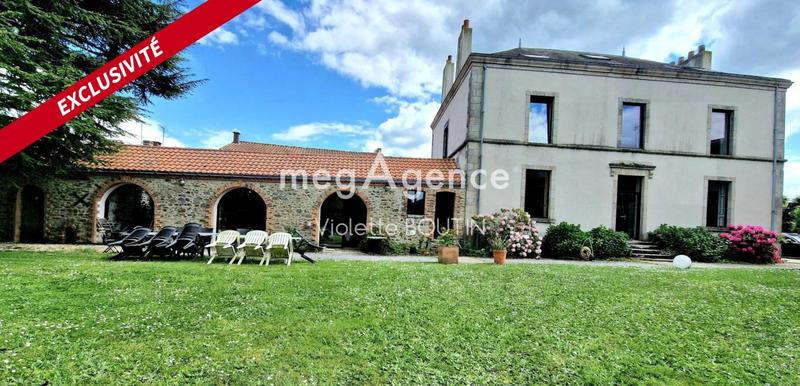 Maison - 350 m² - 12 pièces