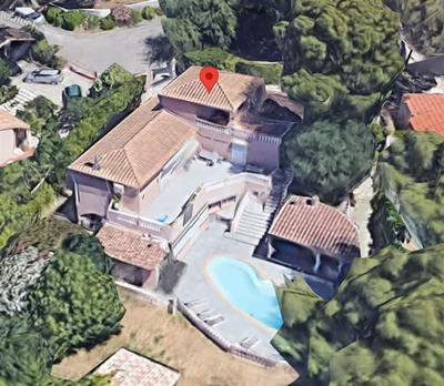 Demeure - 252 m² - 6 pièces