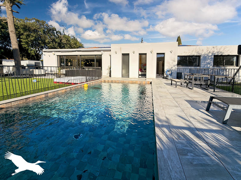 Maison - 350 m² - 12 pièces