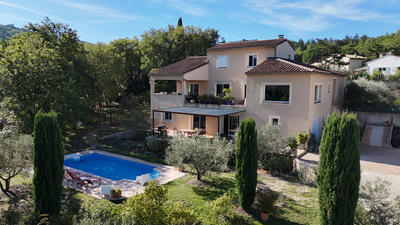 Villa - 324 m² - 7 pièces