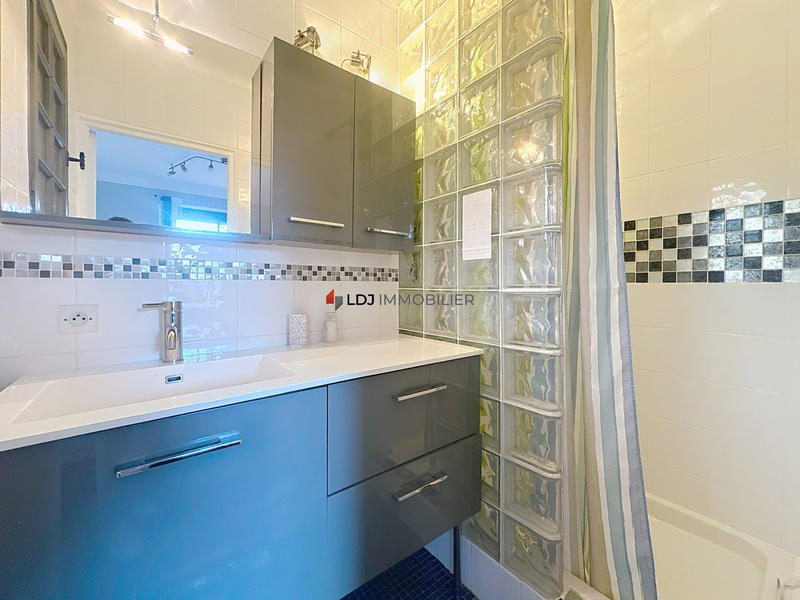 Maison - 190 m² - 8 pièces