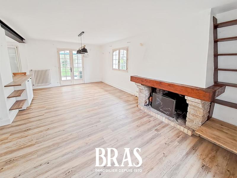 Maison - 141 m² - 8 pièces