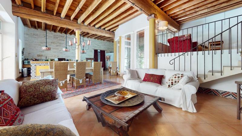 Maison - 235 m² - 5 pièces