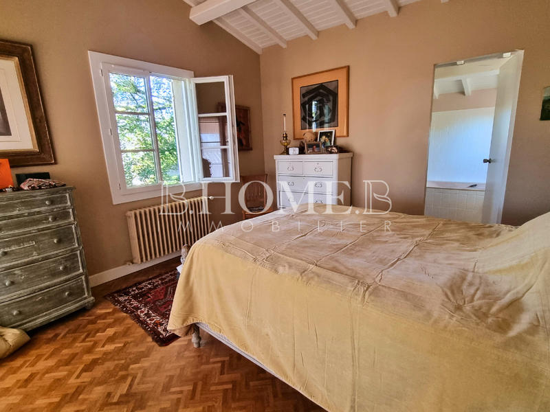 Maison - 180 m² - 7 pièces