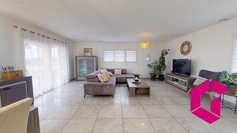 Maison - 181 m² - 5 pièces