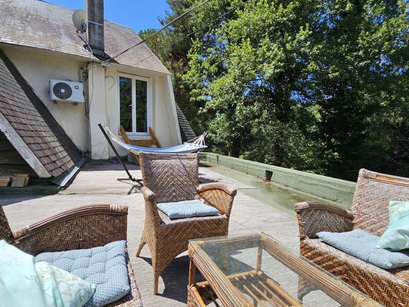 Demeure - 191 m² - 10 pièces