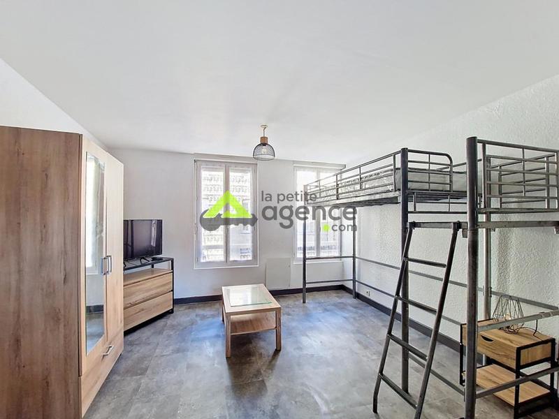 Studio - 24 m² - 1 pièce