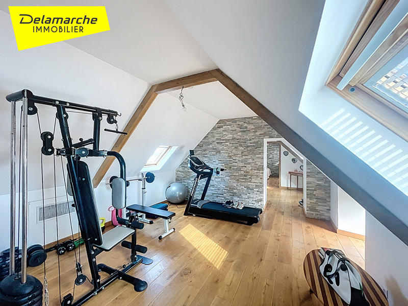 Maison - 233 m² - 7 pièces