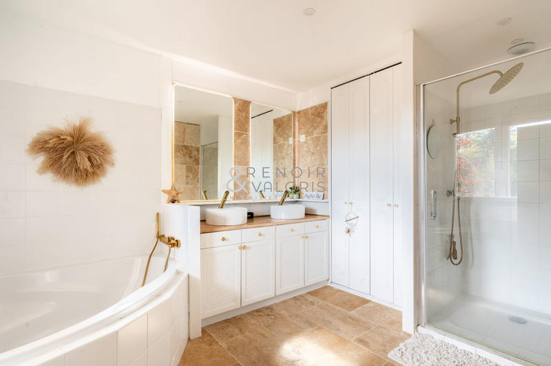 Maison - 148 m² - 6 pièces