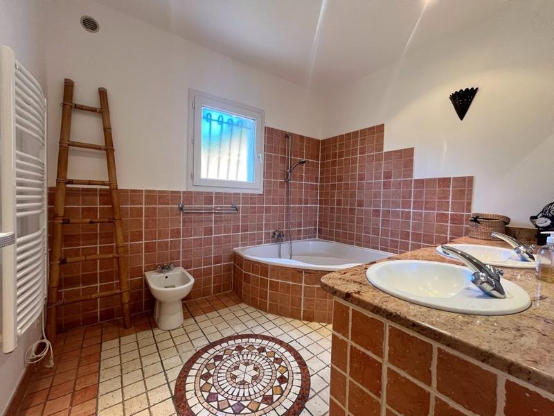 Villa - 207 m² - 8 pièces