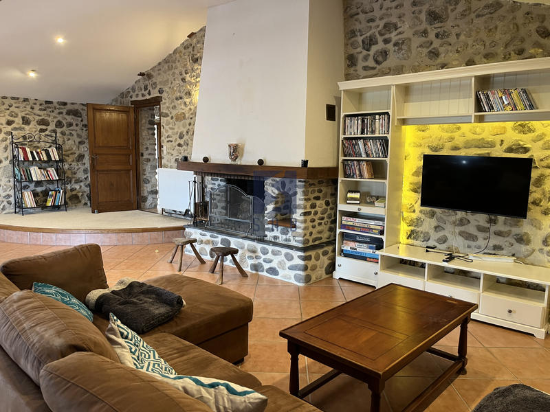 Maison - 450 m² - 11 pièces