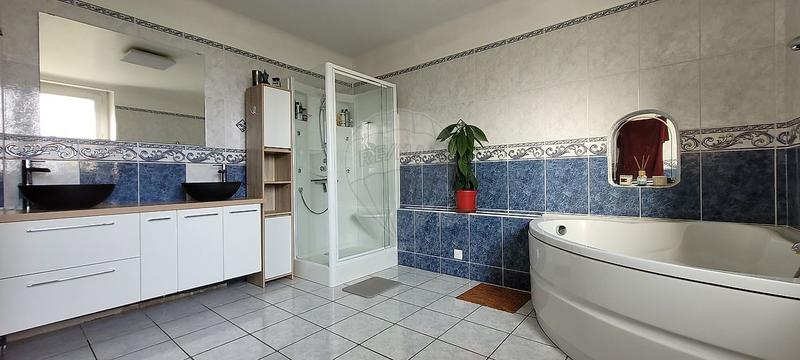 Maison - 165 m² - 7 pièces