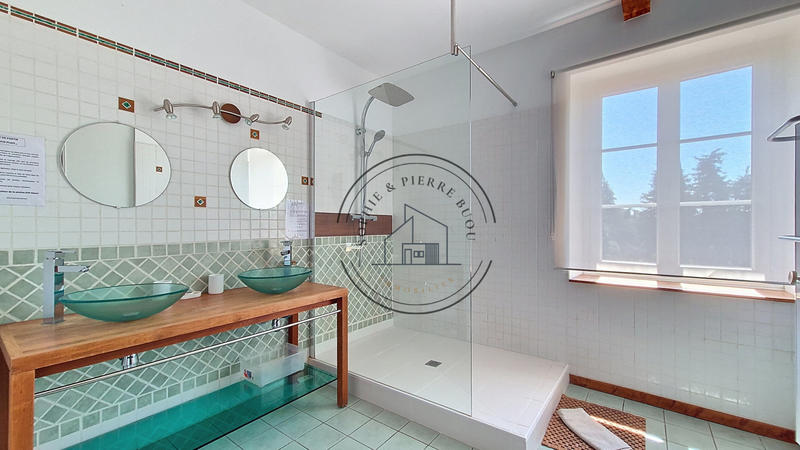 Maison - 450 m² - 19 pièces