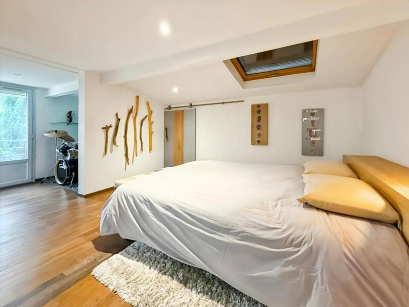 Maison - 230 m² - 6 pièces