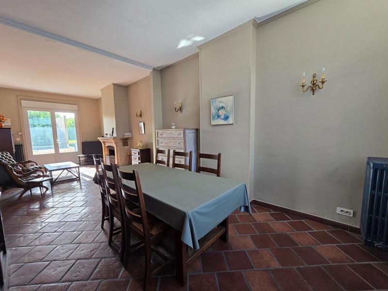 Maison - 165 m² - 9 pièces