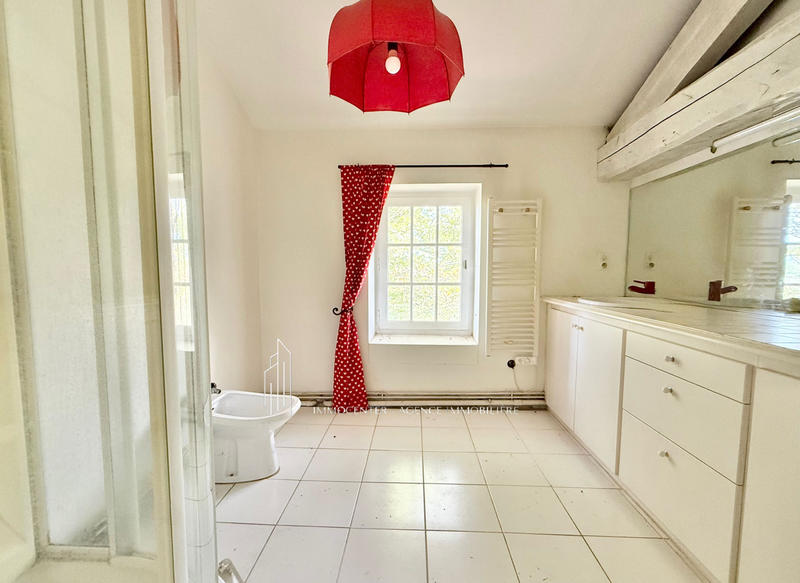 Villa - 300 m² - 9 pièces