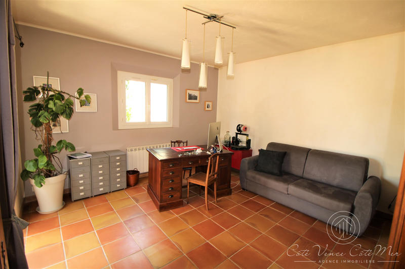 Maison - 234 m² - 8 pièces