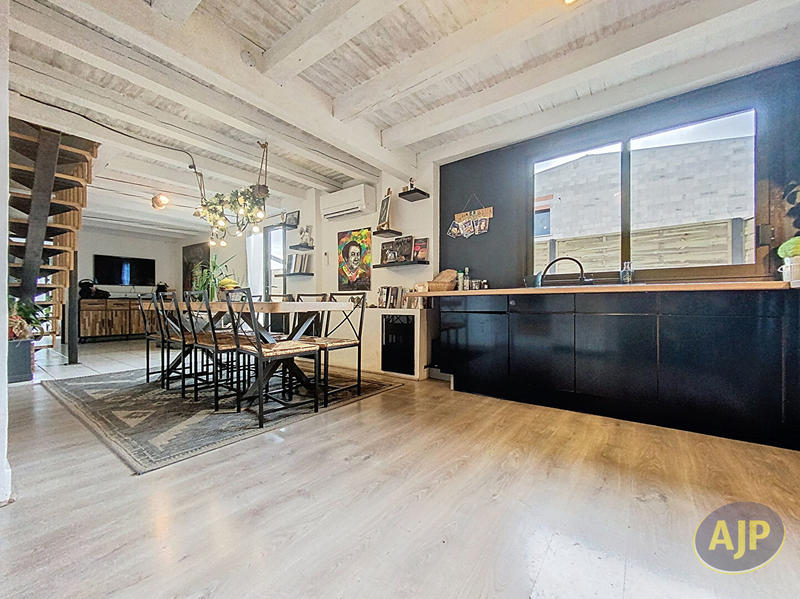 Maison - 191 m² - 8 pièces