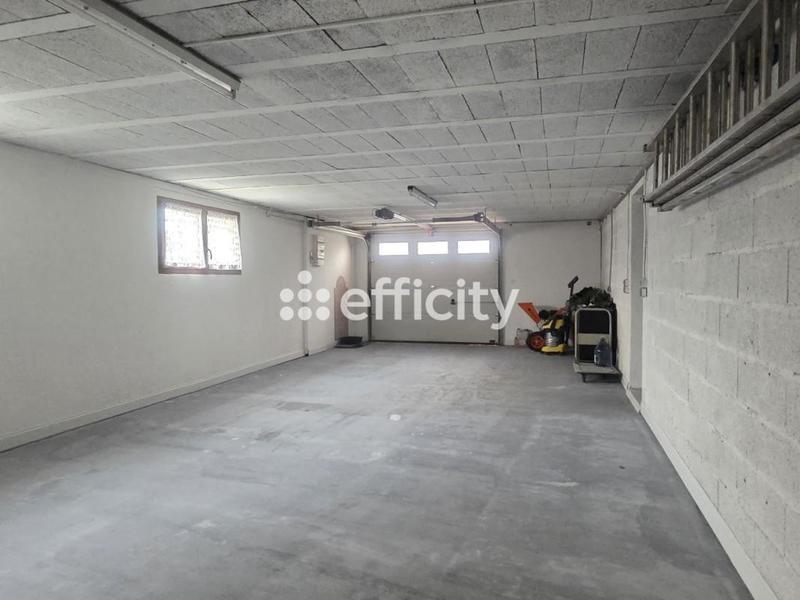 Maison - 180 m² - 7 pièces