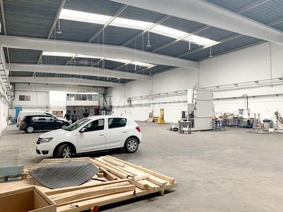 Local d'activités - 1 199 m²