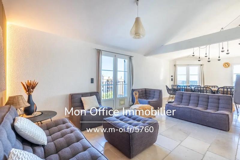 Maison - 230 m² - 8 pièces