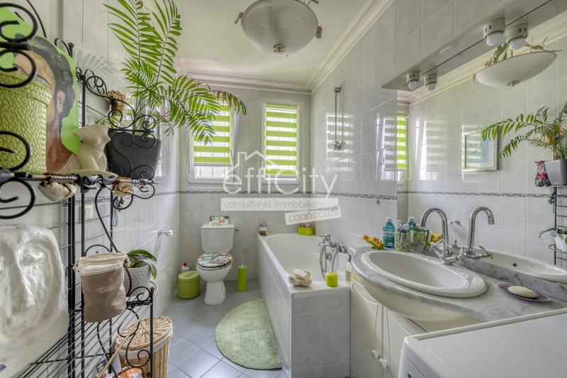 Appartement - 95 m² - 4 pièces