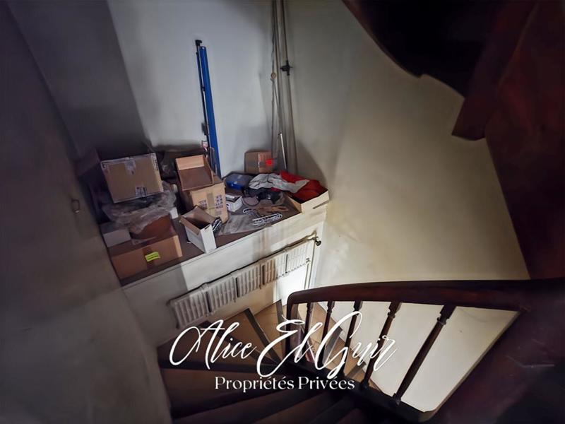 Immeuble - 90 m² - 5 pièces