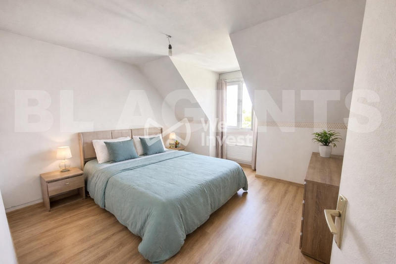 Maison - 200 m² - 9 pièces