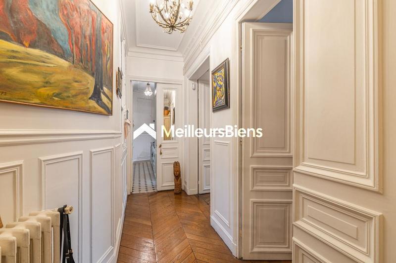 Appartement - 111 m² - 5 pièces
