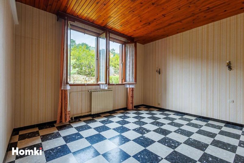 Maison - 185 m² - 8 pièces