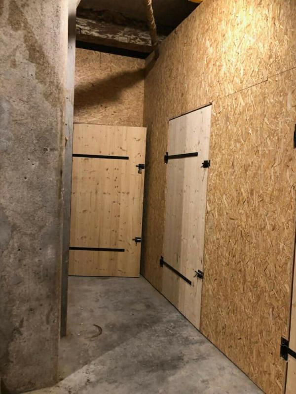 Parking / Garage - 123 m²