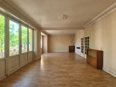 Appartement - 126 m² - 6 pièces