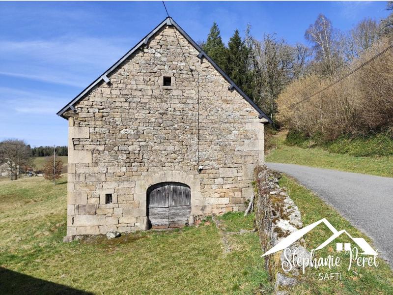 Maison - 332 m² - 2 pièces