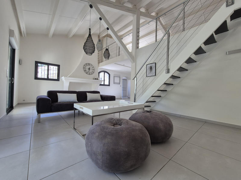 Maison - 208 m² - 8 pièces