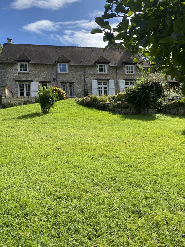 Maison - 300 m² - 8 pièces