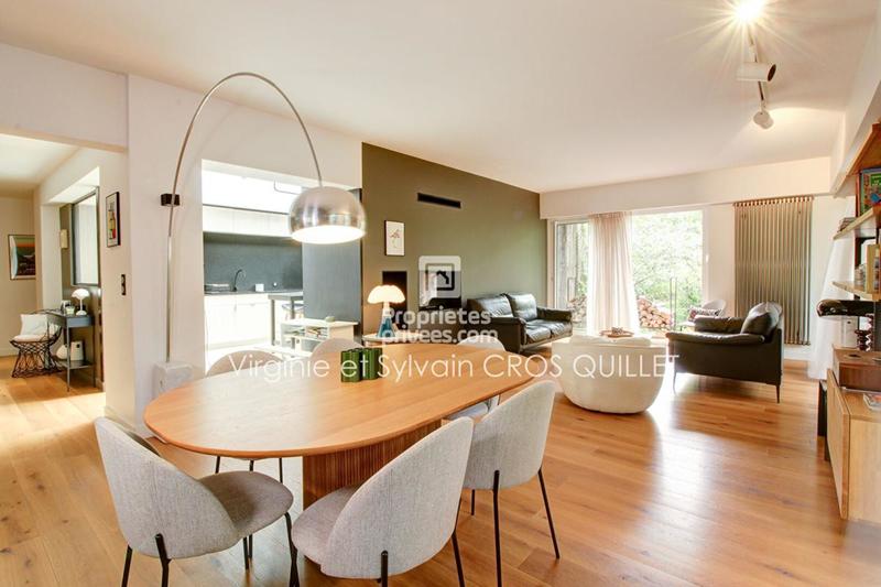 Maison - 209 m² - 7 pièces