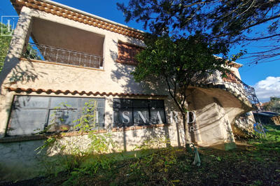 Villa - 243 m² - 5 pièces