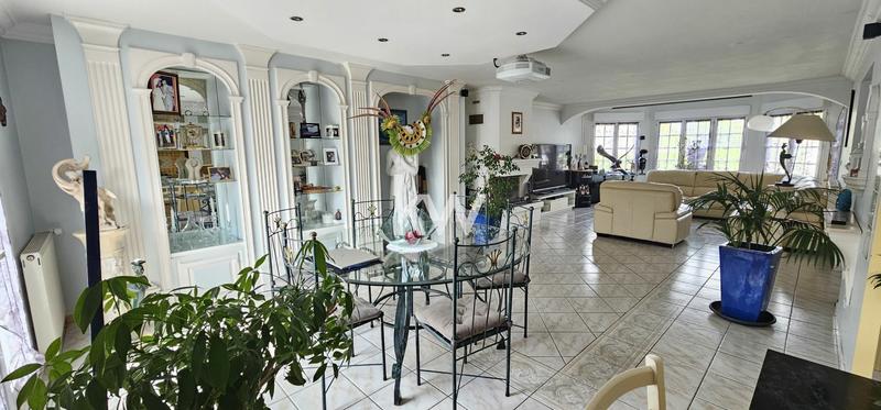 Propriété - 265 m² - 8 pièces