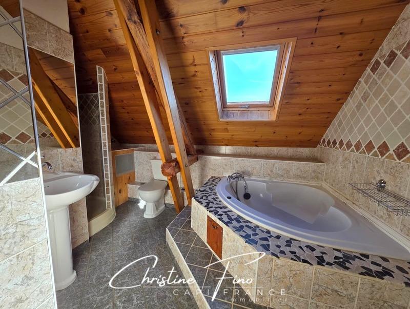 Appartement - 98 m² - 5 pièces