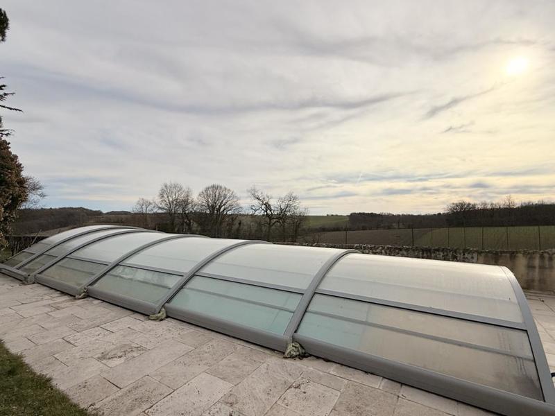 Maison - 238 m² - 5 pièces