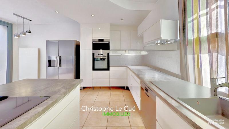 Maison en pierre - 256 m² - 8 pièces